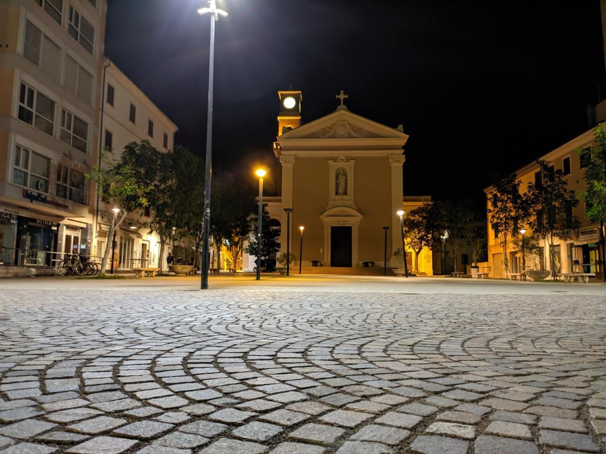 Piazza Duomo Deluxe Hotel Cecina  Bagian luar foto